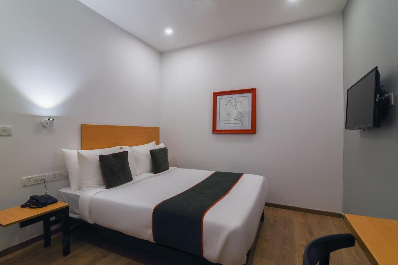 Super Townhouse Spruce Hotels Bellandur Бангалор Екстериор снимка