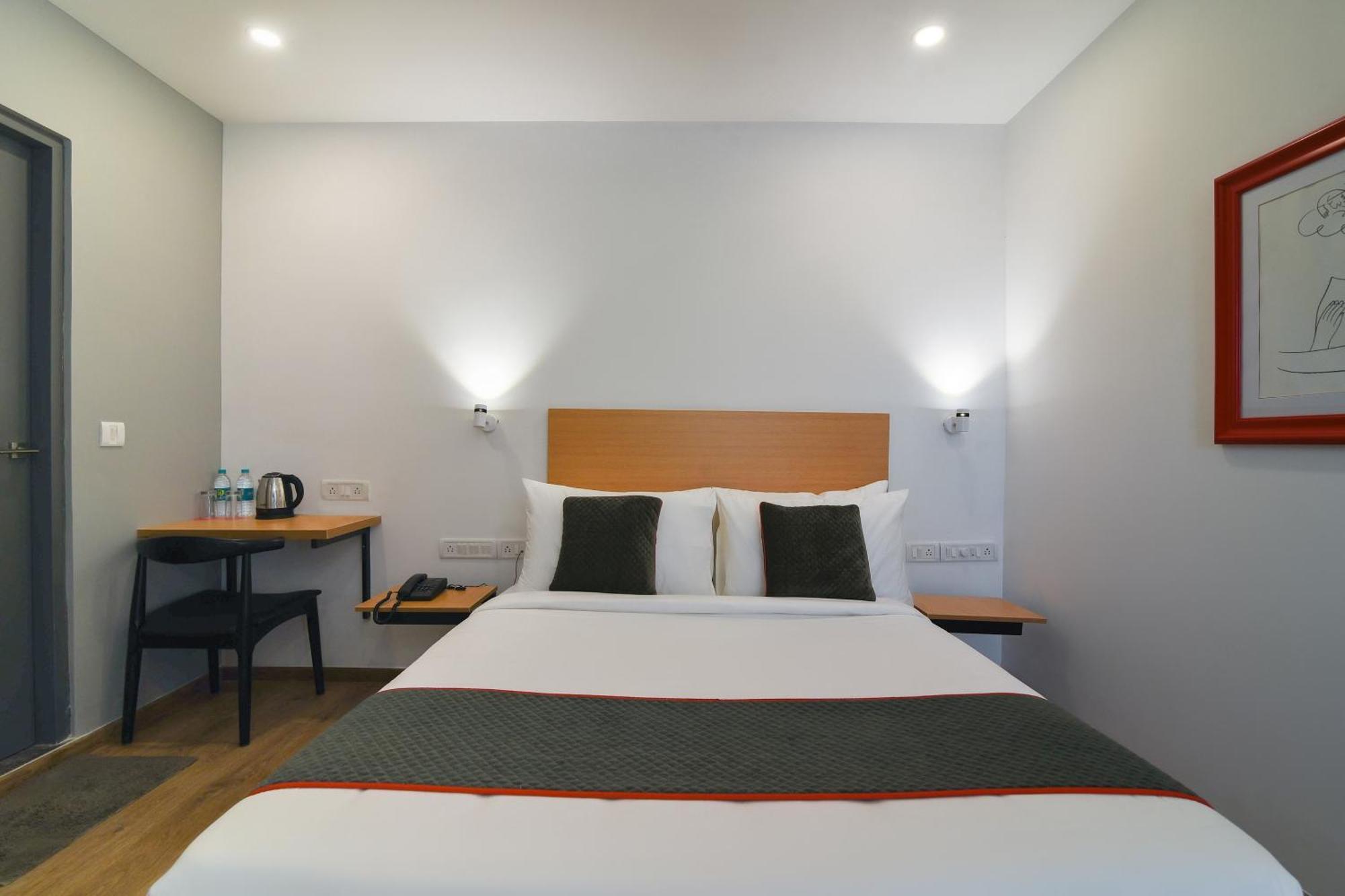 Super Townhouse Spruce Hotels Bellandur Бангалор Екстериор снимка