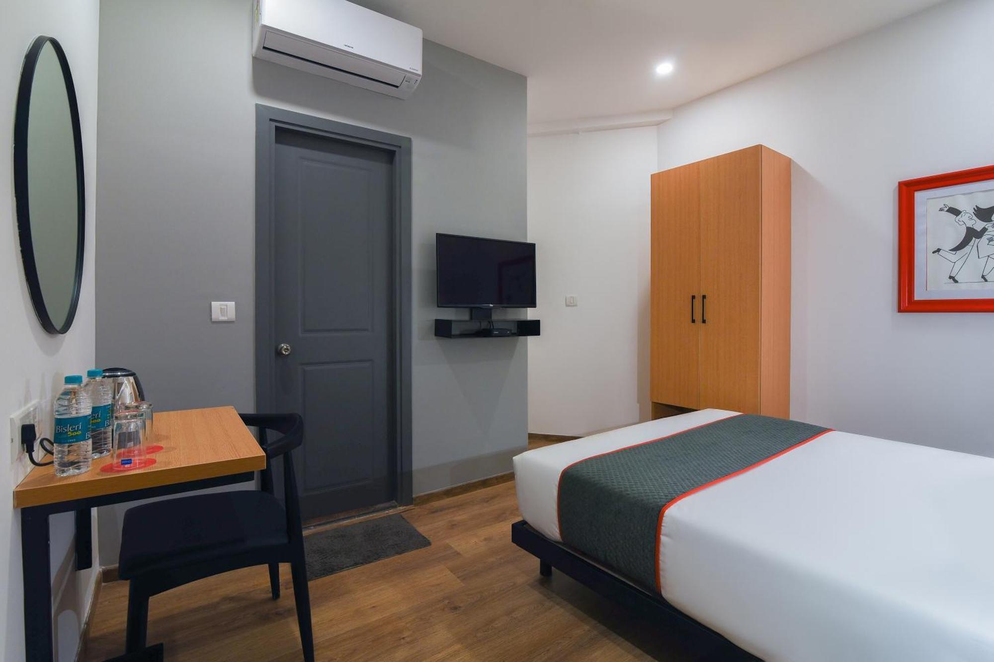 Super Townhouse Spruce Hotels Bellandur Бангалор Екстериор снимка